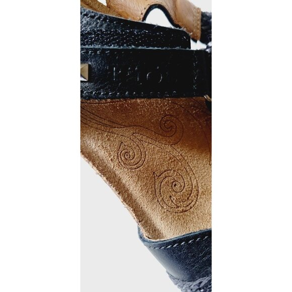 Taos Trulie Black EU 38 US 7.5 Leather Sandals Woven Strappy Wedge 2.5" - Picture 11 of 11